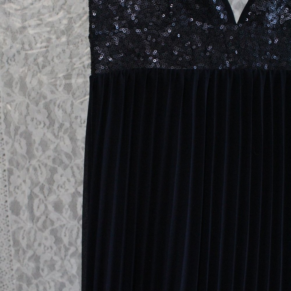 Lulu's Sequin Maxi Dress - Picture 3 of 6